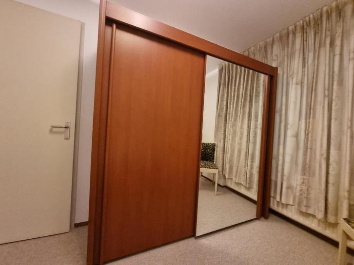houten schuifdeurkast spiegel wandkast spiegeldeur garderobe, Huis en Inrichting, Kasten | Kledingkasten, Zo goed als nieuw, 150 tot 200 cm
