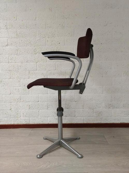 Vintage bureaustoel Friso Kramer Ahrend de Cirkel werkstoel, Huis en Inrichting, Bureaustoelen, Gebruikt, Bureaustoel, Rood, Ophalen of Verzenden