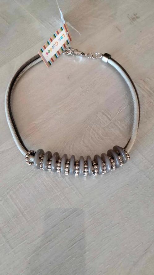 Halsketting / Collier Les Cordes Nieuw, Sieraden, Tassen en Uiterlijk, Kettingen, Nieuw, Kunststof, Zilver, Ophalen of Verzenden
