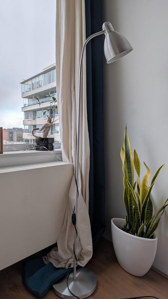 IKEA LERSTA Leeslamp - Aluminium/Chroom - Verstelbaar, Huis en Inrichting, Lampen | Vloerlampen, Ophalen