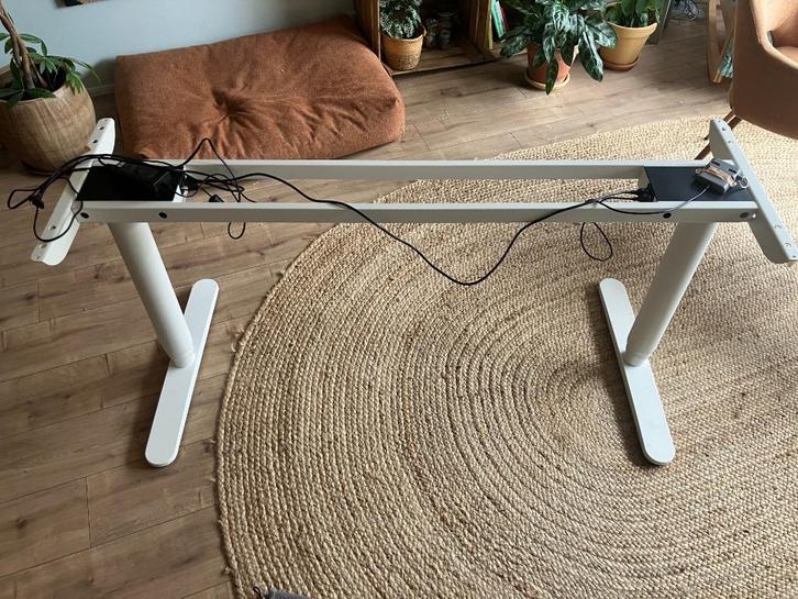 Bekant onderstel elektrische verstelbaar zit/sta bureau, Huis en Inrichting, Bureaus, Zo goed als nieuw, Stabureau, Elektrisch