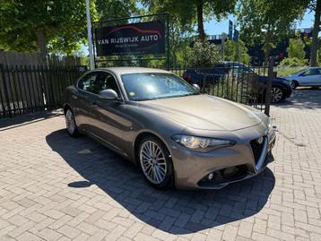 Alfa Romeo Giulia 2.2 Eco Business Super Camera Leder Dealer beschikbaar voor biedingen