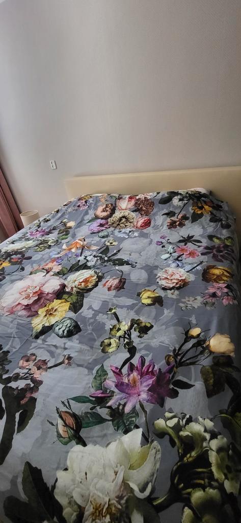 Essenza dekbedovertrek, Huis en Inrichting, Slaapkamer | Beddengoed, Zo goed als nieuw, Dekbedovertrek, Tweepersoons, Ophalen of Verzenden