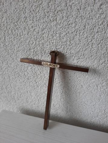 Lourdes Metalen Messing Koper Kruis beschikbaar voor biedingen