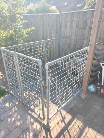 Buitenverblijf met hok beschikbaar voor biedingen
