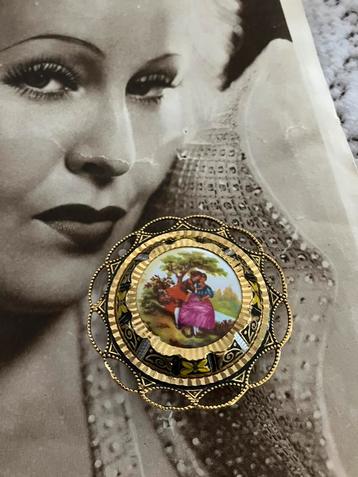 Vintage Broche  in Toledo goud stijl  beschikbaar voor biedingen