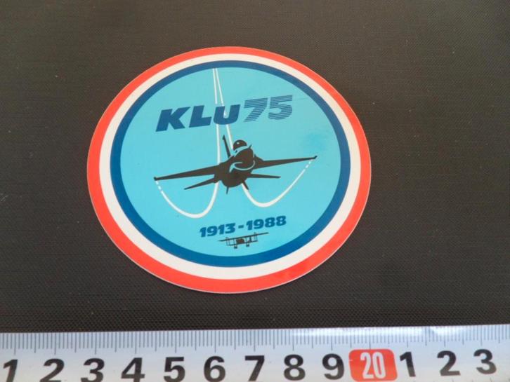 sticker leger luchtmacht klu 75 jaar 1913 - 1988, Verzamelen, Stickers, Zo goed als nieuw, Ophalen