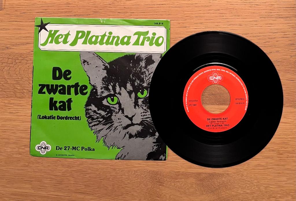 Het Platina Trio – De Zwarte Kat (Lokatie Dordrecht), Ophalen of Verzenden, Zo goed als nieuw, Overige formaten, Levenslied of Smartlap
