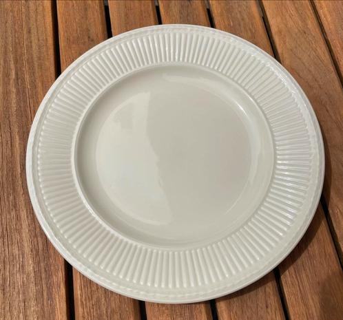 Wedgwood EDME en JUBILEE 4 en 6 dessert- fruitbordjes 20 cm, Huis en Inrichting, Keuken | Servies, Zo goed als nieuw, Bord(en)
