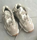 Yeezy Sneakers Maat 38 (valt als 37), Ophalen of Verzenden, Zo goed als nieuw, Beige, Sneakers of Gympen