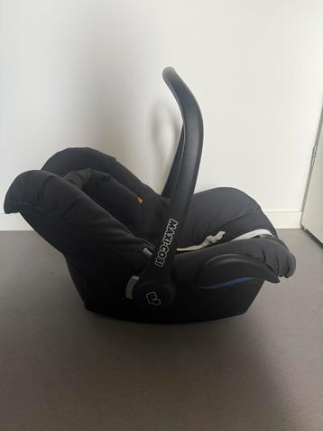 Maxi Cosi inclusief verkleiner beschikbaar voor biedingen