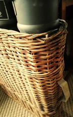 Munitiemand granaatmand leger wicker granaat korf, Antiek en Kunst, Curiosa en Brocante, Ophalen of Verzenden