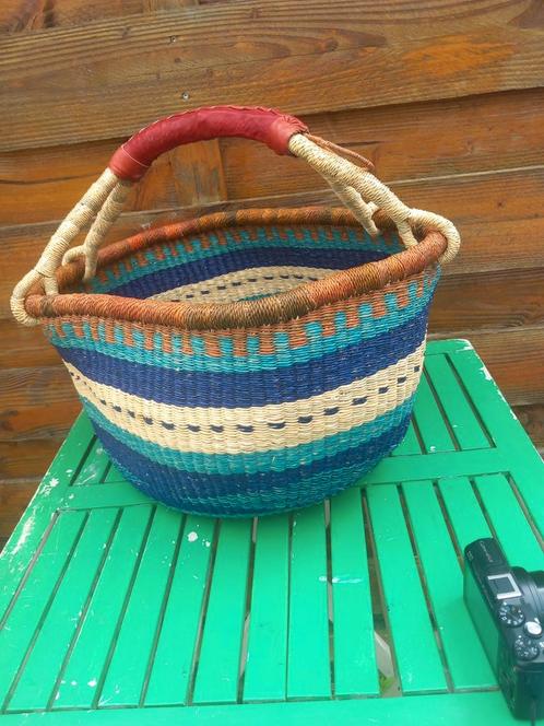 Nieuwe collectie Bolgatanga mand uit het Noorden van Ghana, Huis en Inrichting, Woonaccessoires | Schalen en Manden, Nieuw, Rond