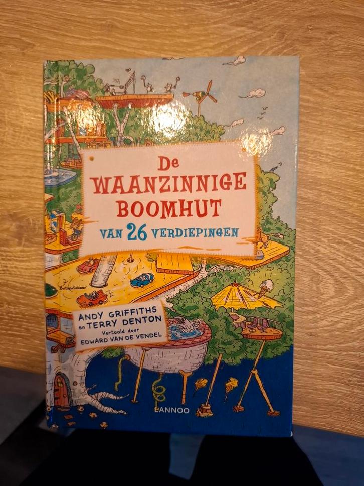 De waanzinnige boomhut van 26 verdiepingen, Boeken, Kinderboeken | Jeugd | 10 tot 12 jaar, Ophalen of Verzenden