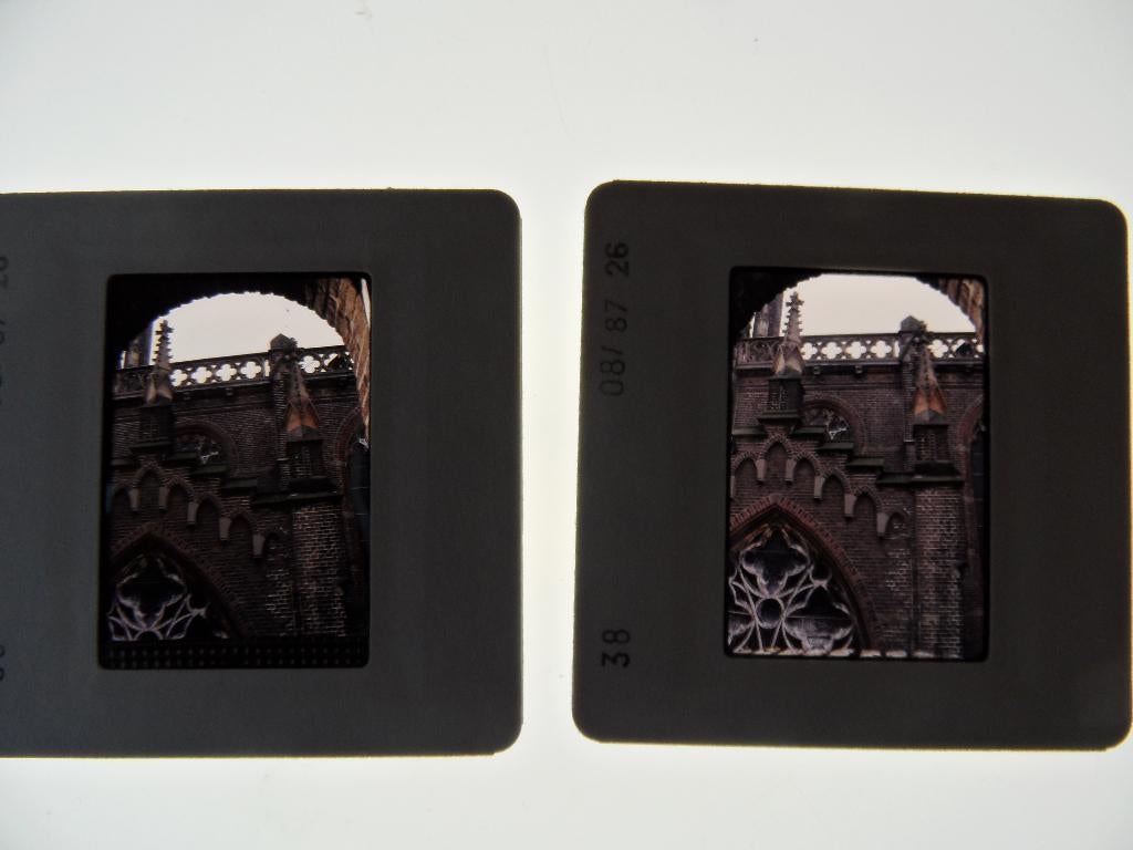 dominicuskerk  spuistraat 12 a'dam  2 dia, Verzamelen, Foto's en Prenten, 1960 tot 1980, Verzenden, Foto, Zo goed als nieuw