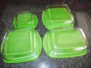 VINTAGE Pyrex schalen set van 4