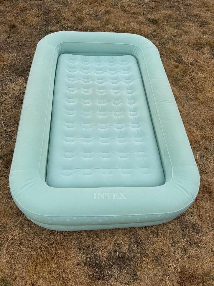 Intex luchtbed, Caravans en Kamperen, Luchtbedden, Zo goed als nieuw, Ophalen of Verzenden