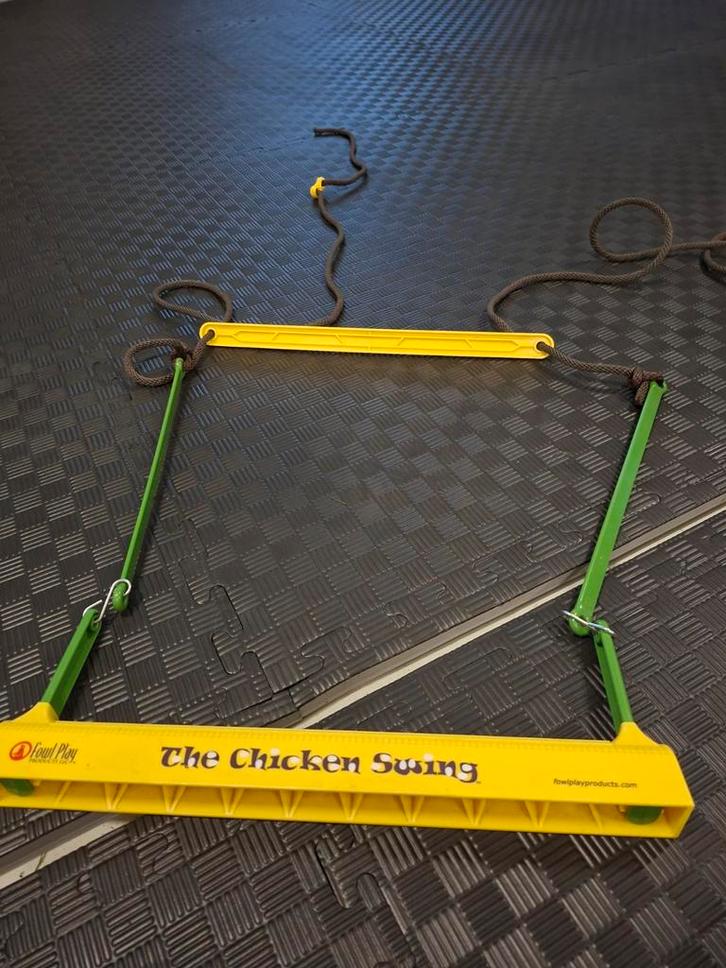 chickenswing/ kippenschommel van Fowlplay, Dieren en Toebehoren, Pluimvee | Toebehoren, Zo goed als nieuw, Overige typen, Ophalen of Verzenden