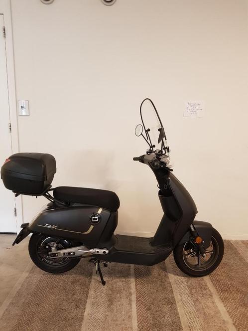 Snorscooter Super Soco Cux (electrisch)   (2022), Fietsen en Brommers, Snorfietsen en Snorscooters, Gebruikt, Overige merken, Elektrisch