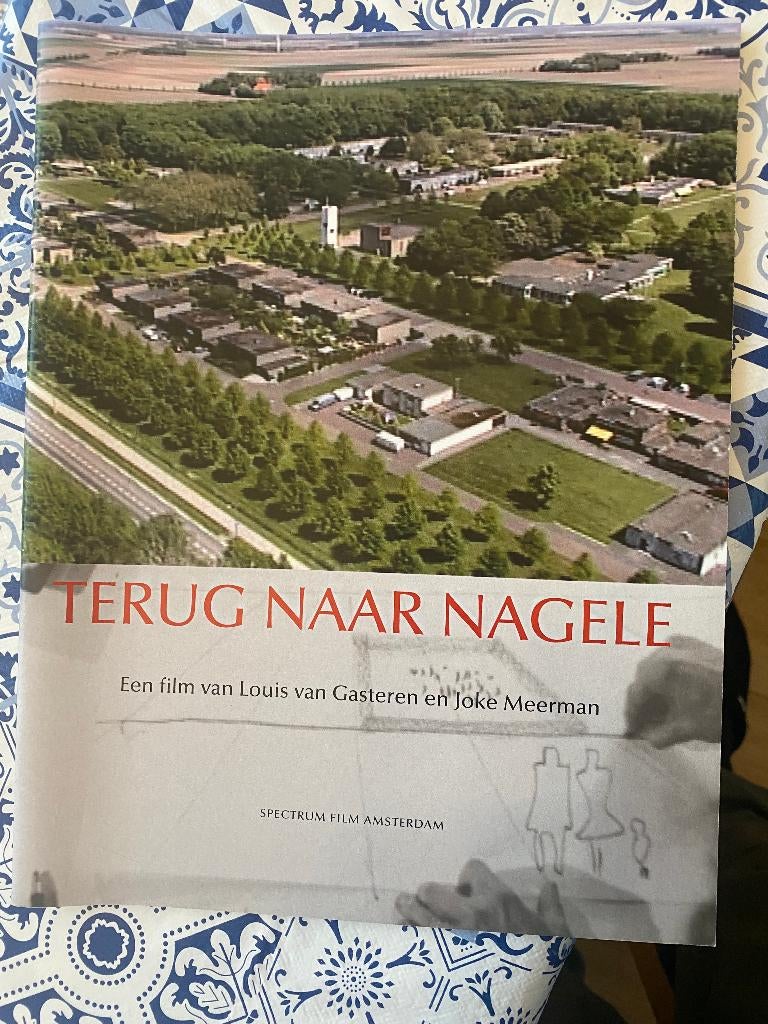 boek: terug naar Nagele, Boeken, Ophalen of Verzenden, Gelezen