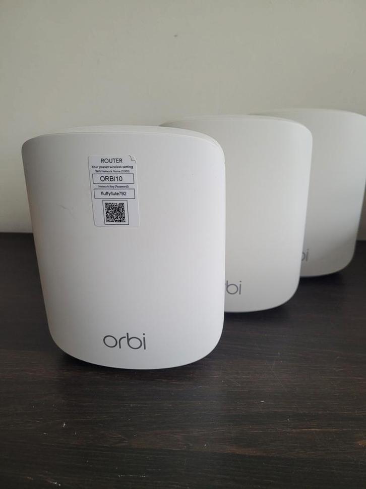 Orbi Wifi Versterker - Uitstekende Dekking, Computers en Software, Routers en Modems, Zo goed als nieuw, Router, Ophalen