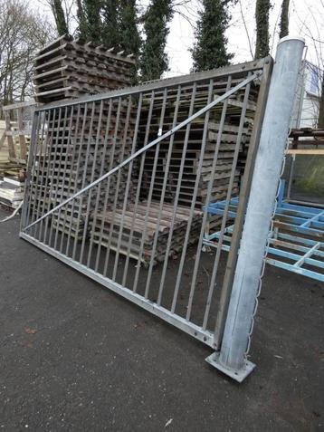 Gegalvaniseerde poort beschikbaar voor biedingen