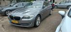 BMW 5-Serie 3.0 I 528 AUT 2010  6 cil Bomvol, Auto's, Achterwielaandrijving, Zwart, 2996 cc, Leder