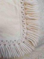 Vintage retro tafelkleed hangemaakt bloemen 133/90 franjes, Huis en Inrichting, Stoffering | Tapijten en Kleden, Gebruikt, 50 tot 100 cm