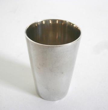 Zilveren snaps cupje / bekertje beschikbaar voor biedingen