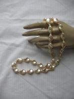 Ketting Kralen Apart Parelmoer-Achtige Roomkleur *Vintage, Ophalen of Verzenden, Overige materialen, Ketting
