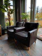 Twee leren IKEA stoelen - donkerbruin, Huis en Inrichting, Fauteuils, Ophalen, Gebruikt, 50 tot 75 cm, Leer