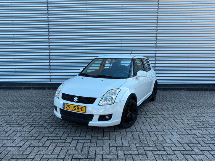 Suzuki Swift 1.3 Airco / Navigatie / Bluetooth, Auto's, Suzuki, Bedrijf, Airconditioning, Bluetooth, Boordcomputer, Radio, Benzine