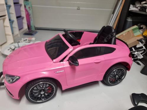Kinder auto elektrisch roze Mercedes AMG C63, Kinderen en Baby's, Speelgoed | Buiten | Accuvoertuigen, Zo goed als nieuw, Ophalen