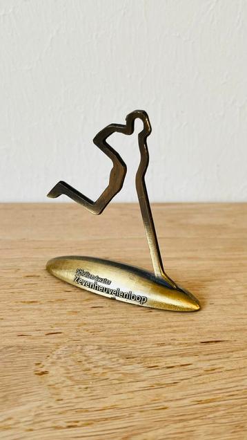 Messing Hardloper Zevenheuvelenloop beschikbaar voor biedingen