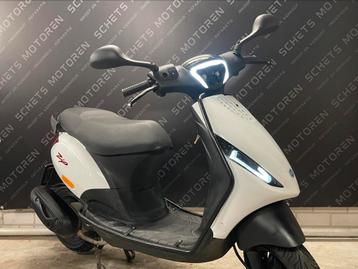 Piaggio Zip E4 2019 | Nette staat | 45km | Led beschikbaar voor biedingen
