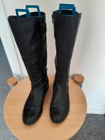 Zwarte leren laarzen  beschikbaar voor biedingen