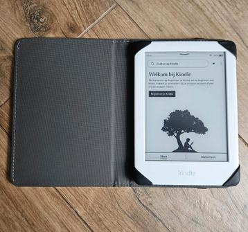 Mooie Amazon Kindle 10th generation ereader met nieuw hoesje beschikbaar voor biedingen