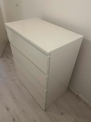 Malm ladekast met 4 lades – hoogglans wit