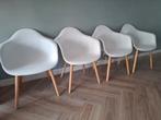 Witte kunststof kuipstoelen / eetkamerstoelen, Ophalen, Gebruikt, Wit, Kunststof