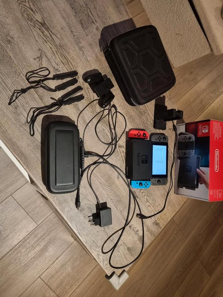 Nintendo switch 1, Computers en Software, Netwerk switches, Zo goed als nieuw, Ophalen