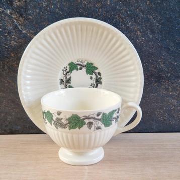 Wedgwood Stratford theekop en schotels beschikbaar voor biedingen