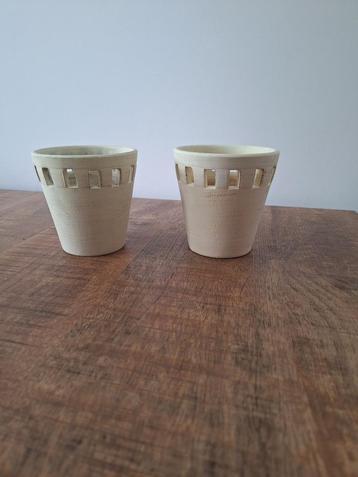 2 waxinelichthouders beschikbaar voor biedingen