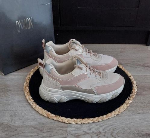 OXMOX Sneaker beige oudrose Maat 39🙂, Kleding | Dames, Schoenen, Zo goed als nieuw, Sneakers of Gympen, Overige kleuren, Ophalen of Verzenden