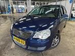 Volkswagen Polo MET AIRCO & JAAR APK!, Voorwielaandrijving, Gebruikt, 4 cilinders, Blauw
