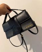 Jacquemus tasjes beige en zwart, Sieraden, Tassen en Uiterlijk, Tassen | Damestassen, Ophalen of Verzenden, Zo goed als nieuw