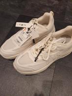 Heren Sneakers - Nieuw! Maat 44 gekocht bij de zara, Zara, Wit, Nieuw, Ophalen of Verzenden