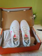 Nieuwe Nike Sneakers - Maat Onbekend, One Bowerman Drive, Beaverton, OR 97005, USA, Wit, Nike, Nieuw
