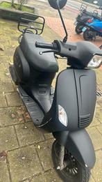 AGM Vx 50  s snor scooter, Fietsen en Brommers, Snorfietsen en Snorscooters, Ophalen of Verzenden, Zo goed als nieuw