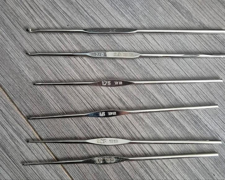 Tulip miniatuur haaknaalden set, Hobby en Vrije tijd, Breien en Haken, Zo goed als nieuw, Haken, Naald, Ophalen of Verzenden