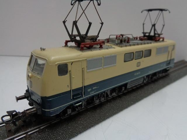 Marklin:: 3042  Elec-loc loc serie BR-111  DB. (H0), Wisselstroom, Gebruikt, Locomotief, Ophalen of Verzenden